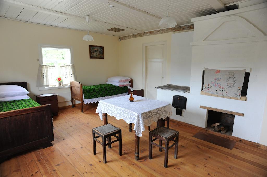 Stay At Lithuanian Folk Museum Rumsiskes Номер фото