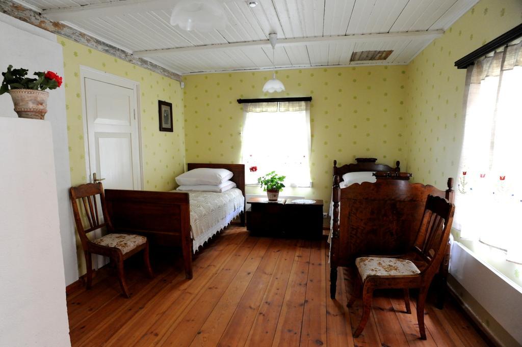 Stay At Lithuanian Folk Museum Rumsiskes Номер фото